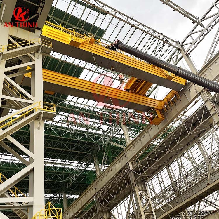 Double girder crane 160/30 tons