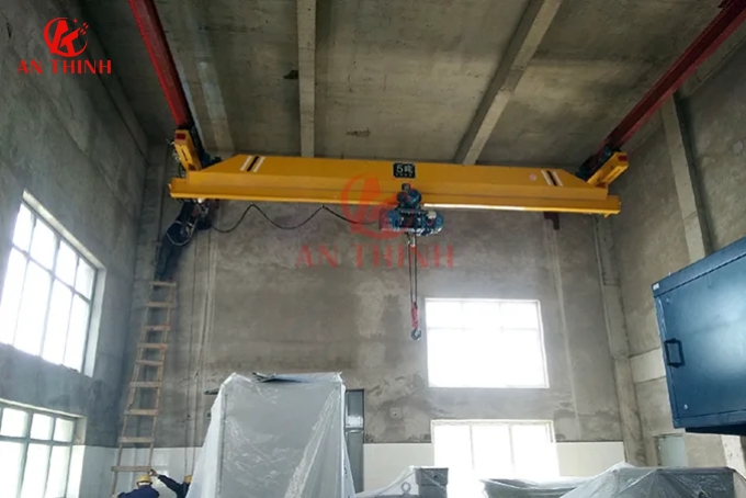 Ưu điểm của cầu trục dầm đơn treo trong nhà xưởng nhỏ