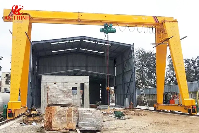 Giải pháp hạn chế sự cố điện ở cổng trục ngoài trời