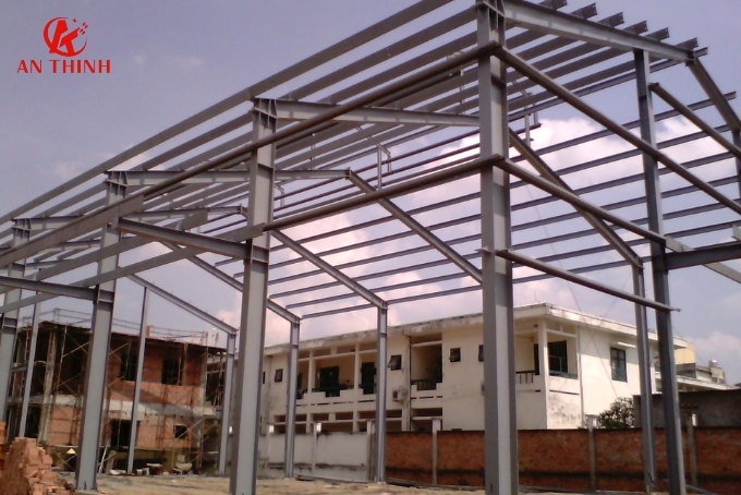 Giải pháp thiết kế & thi công nhà thép tiền chế cho nhà máy cơ khí, thép nặng