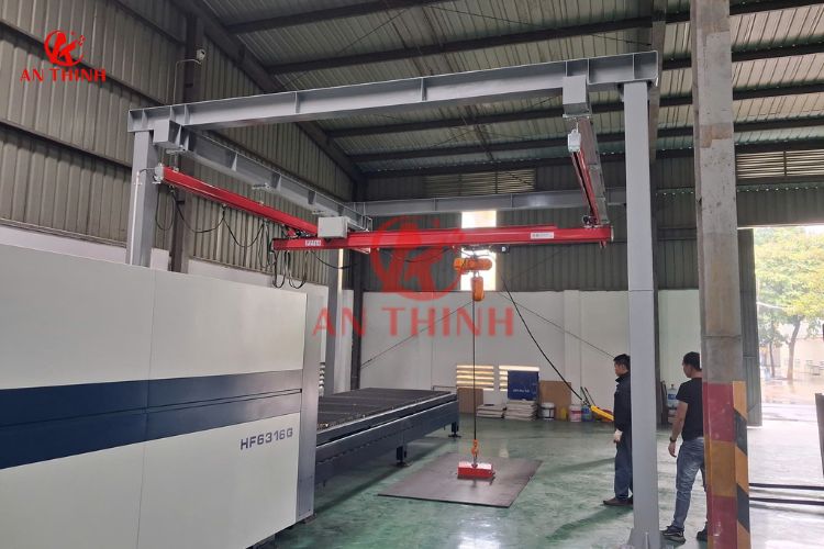 Hệ thống bộ giới hạn hành trình và thiết bị an toàn bảo vệ quá tải trang bị trực tiếp trên cầu trục