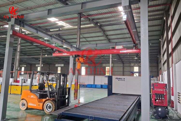 Toàn cảnh hệ thống cầu trục KBK 1 tấn được An Thịnh bàn giao hoàn thiện tại xưởng sản xuất Bắc Ninh